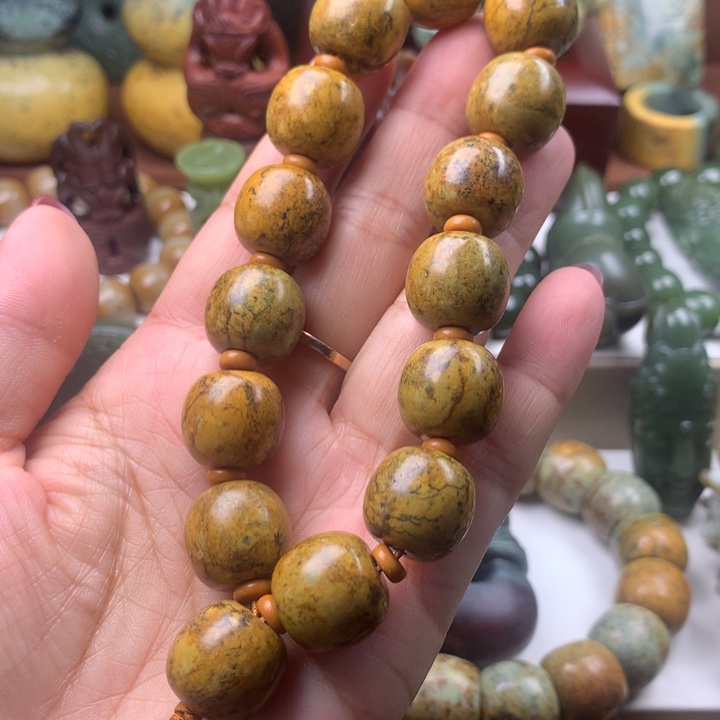 岫岩河磨玉（透闪石质玉）手链未镶嵌