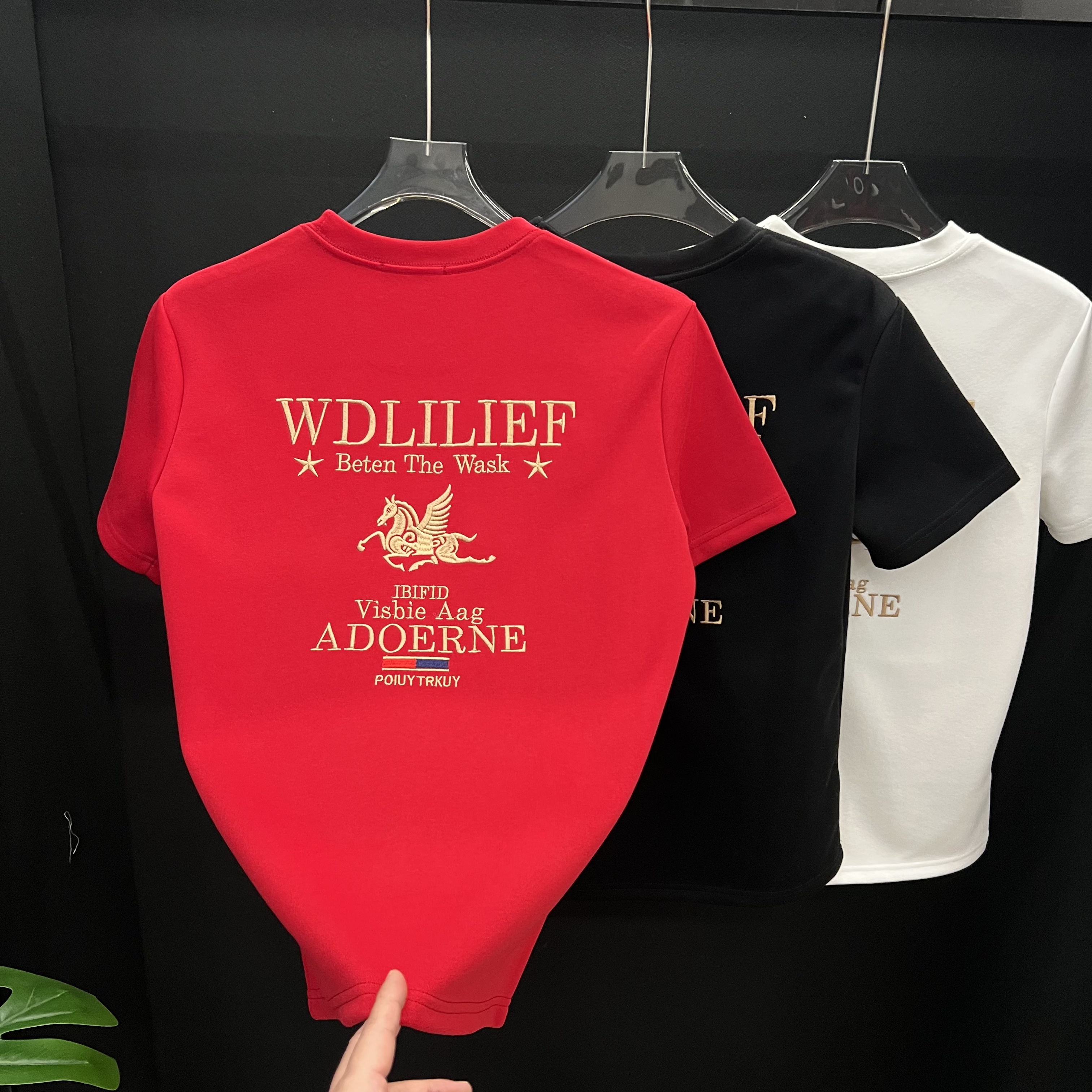 新年款男士短袖T恤重工刺绣时尚圆领半袖轻奢百搭男女同款上衣潮