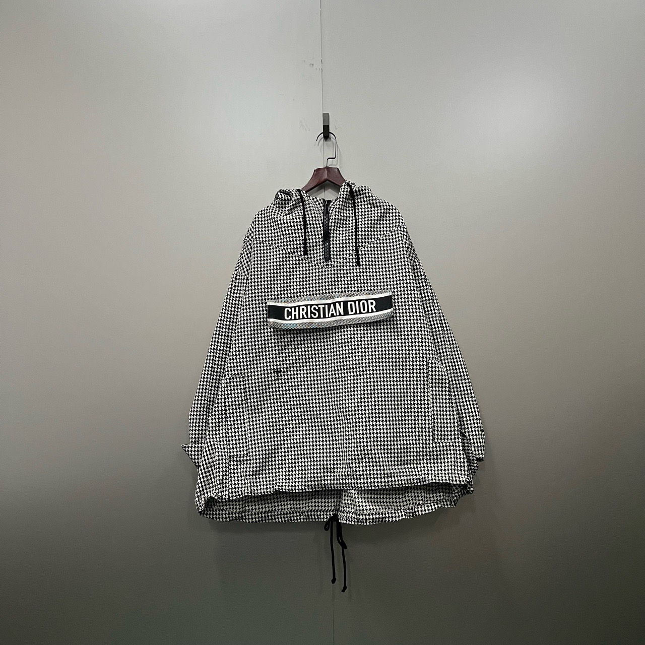 95新 DIOR/迪奥 （bb）202 千鸟格满印logo半拉链冲锋衣 XS码/20000
