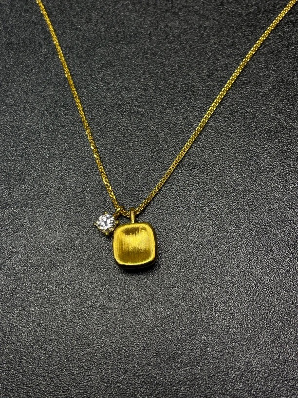 18k金 Au750吊坠 送银项链 g349