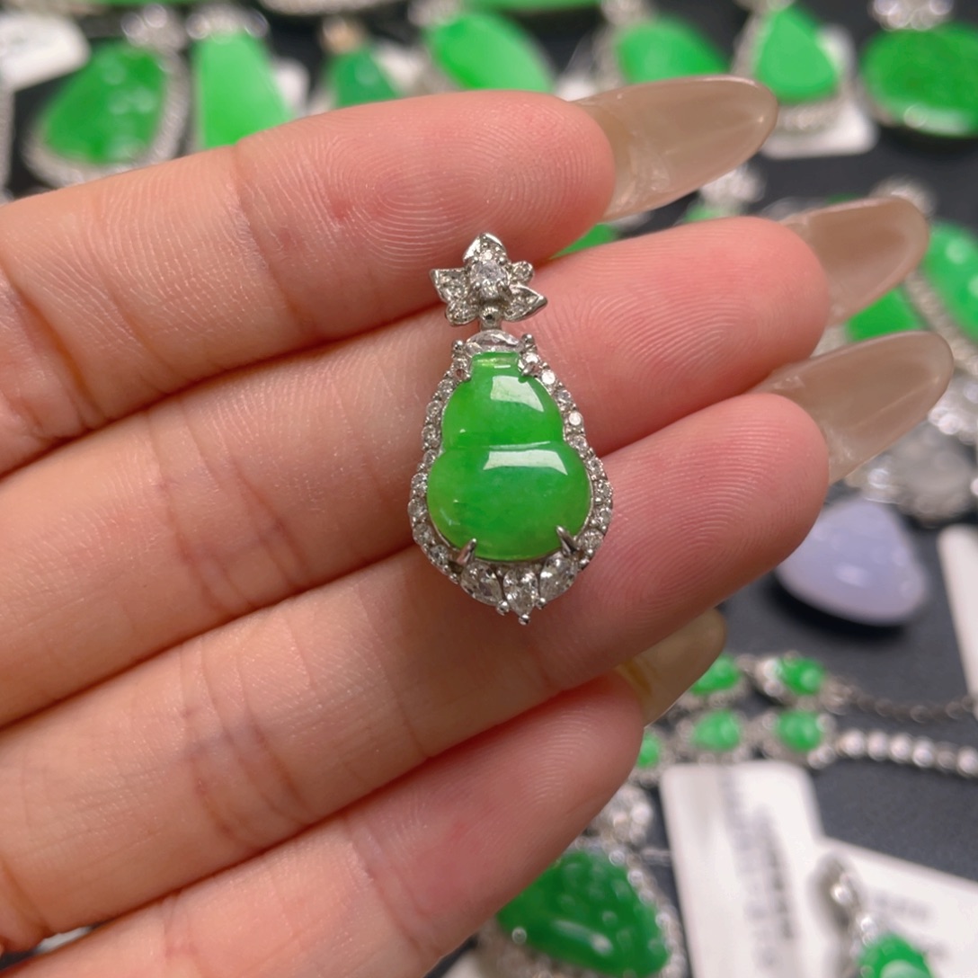 颈饰银S925镶嵌翡翠