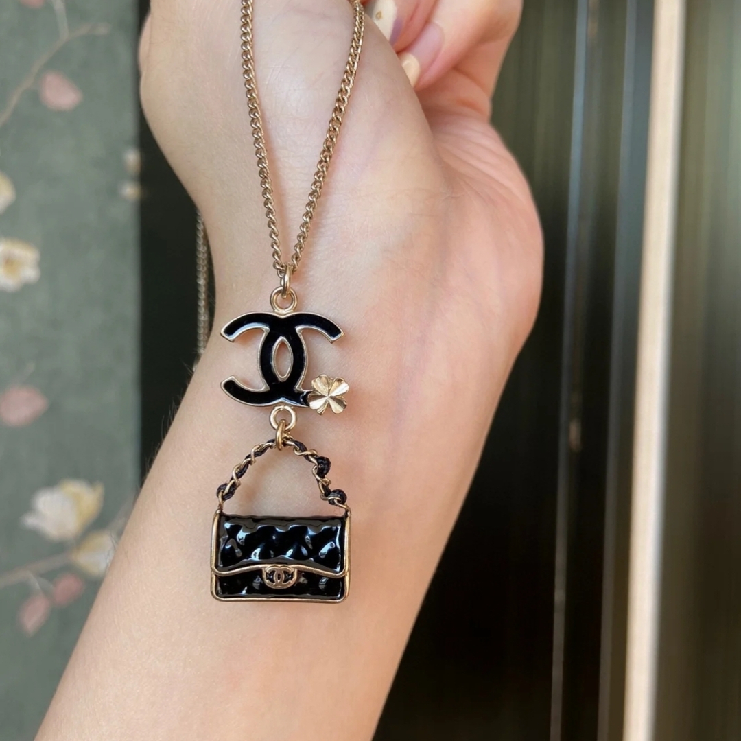 99新 Chanel/香奈儿 项链黑色包包双C精致时尚