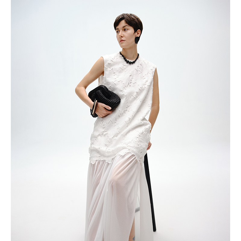 INFFTRU2025夏季新款简约镂空绣花亚麻拼接假两件百合连衣裙女