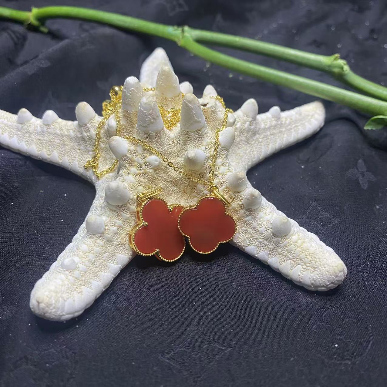 【玉合缘】天然时尚四叶草玛瑙玉髓吊坠嵌S925银-多样性发一 1082