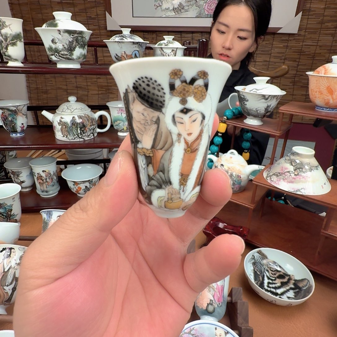 摆件瓷十二金钗手绘陶瓷