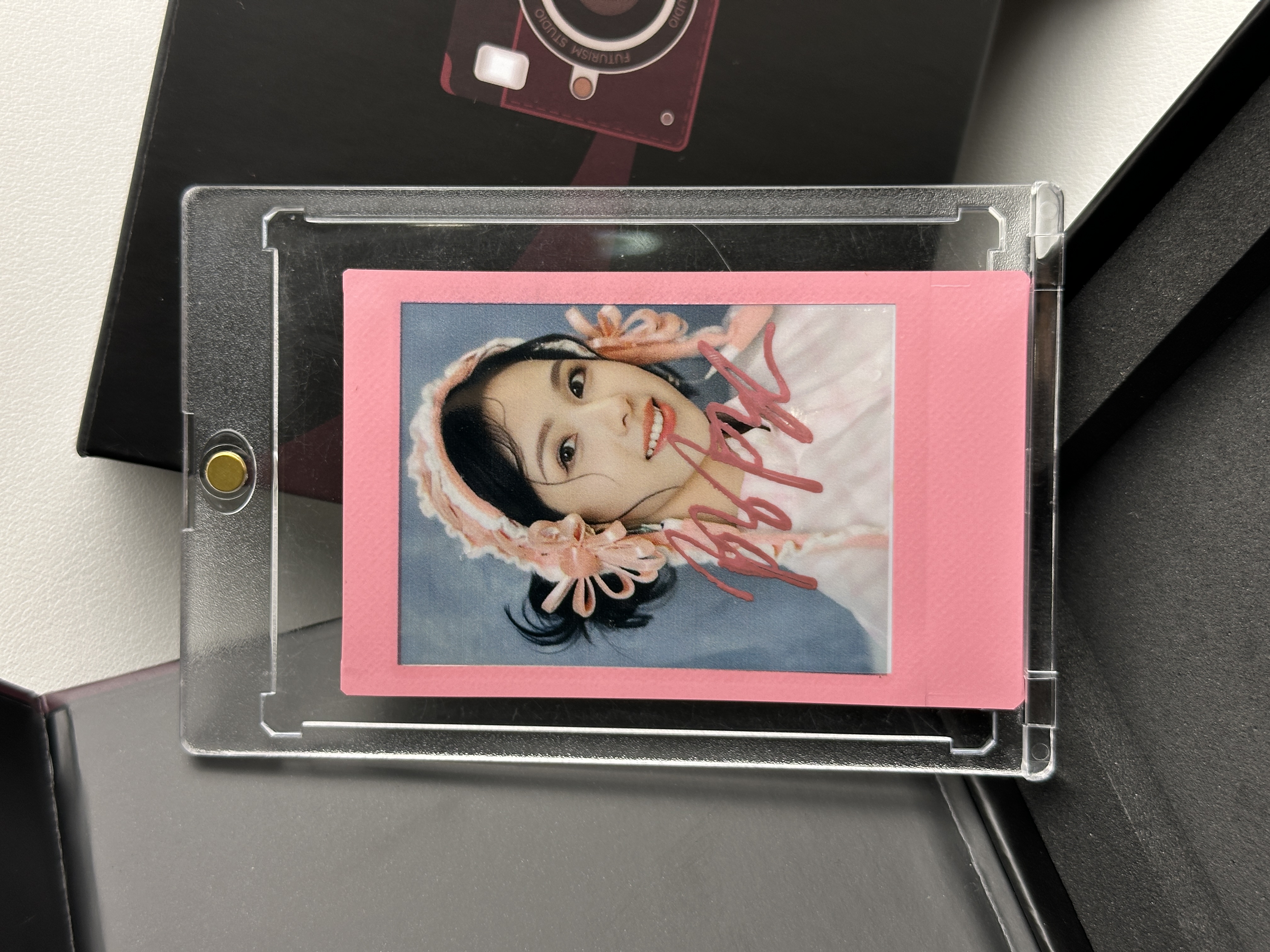Z2379 【陈都灵】 签名正品拍立得照片  边