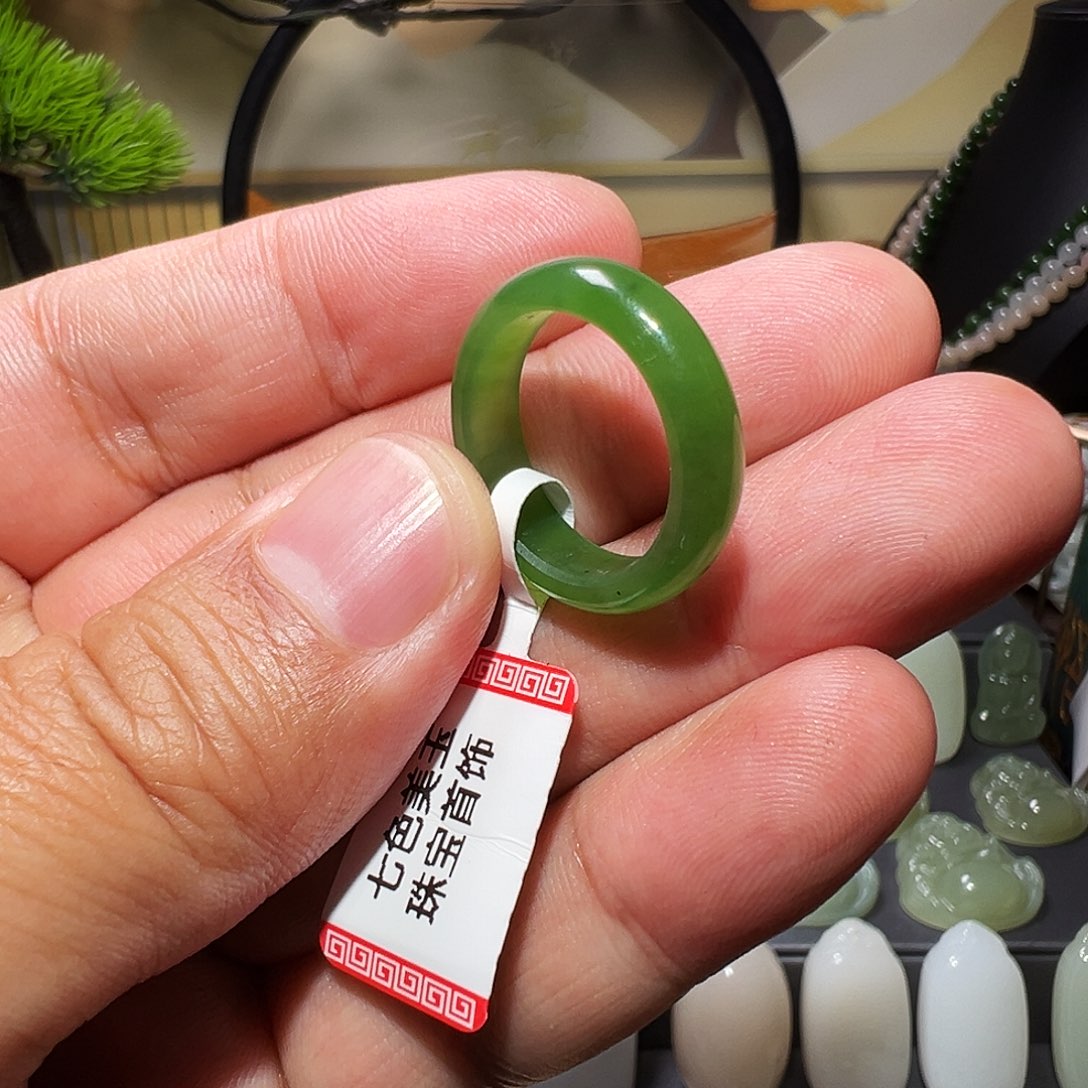 果***半和田玉（碧玉）未镶嵌戒指