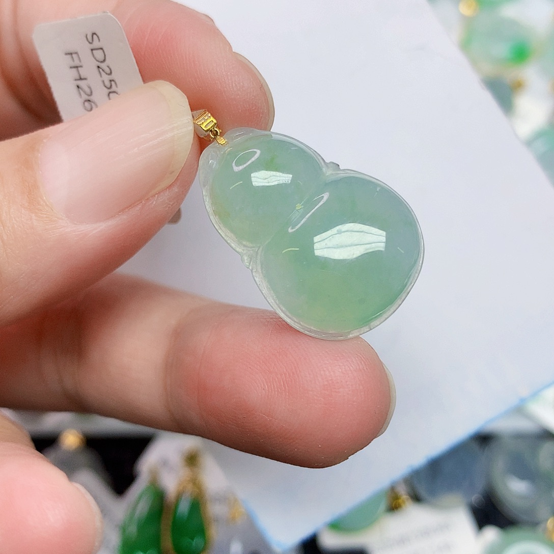 翡翠18K金镶嵌颈饰3567775