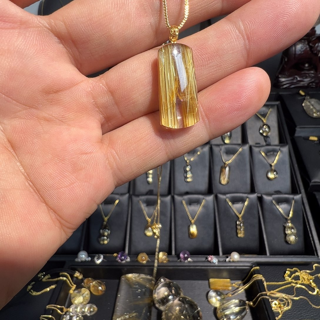 水晶18K金镶嵌颈饰吊坠