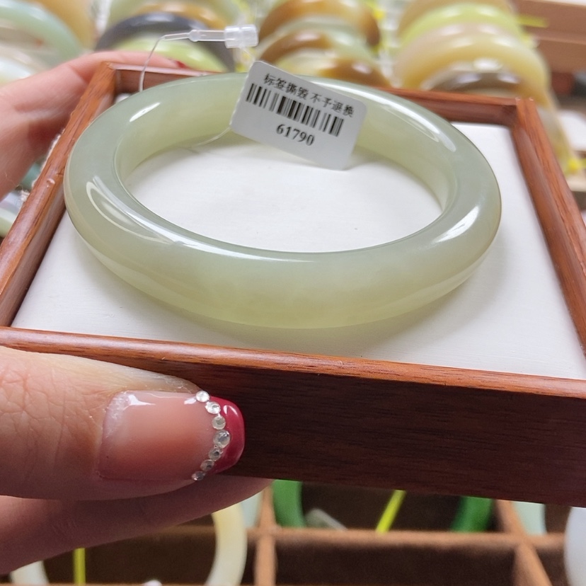 【闪购商品】和田玉手镯未镶嵌58.4