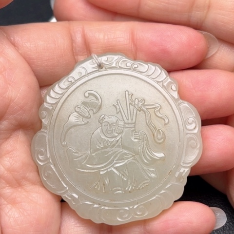 和田玉挂件未镶嵌菠*包