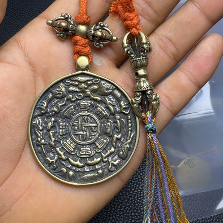 有***李泥塑藏式风格九宫格..