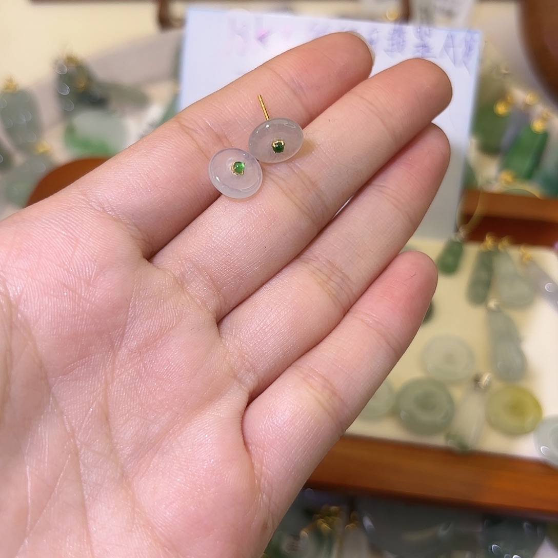 六***月翡翠18K金镶嵌颈饰平安扣