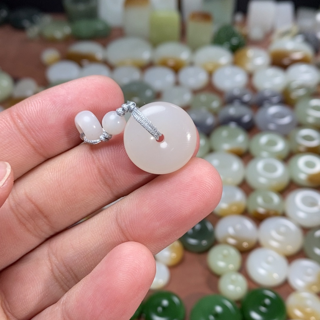 和田玉吊坠(不含链)未镶嵌