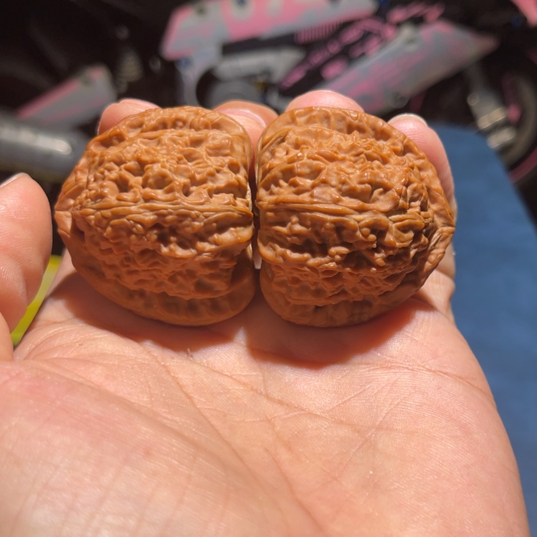 文玩核桃吊坠小**根42全品三角