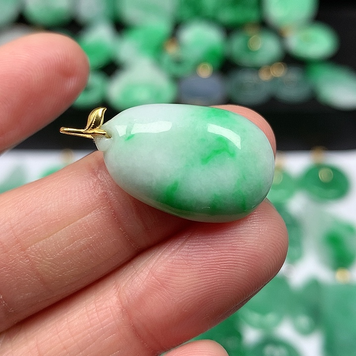 翡翠吊坠(不含链)18K金镶嵌