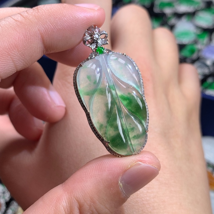 翡翠吊坠(不含链)18K金镶嵌