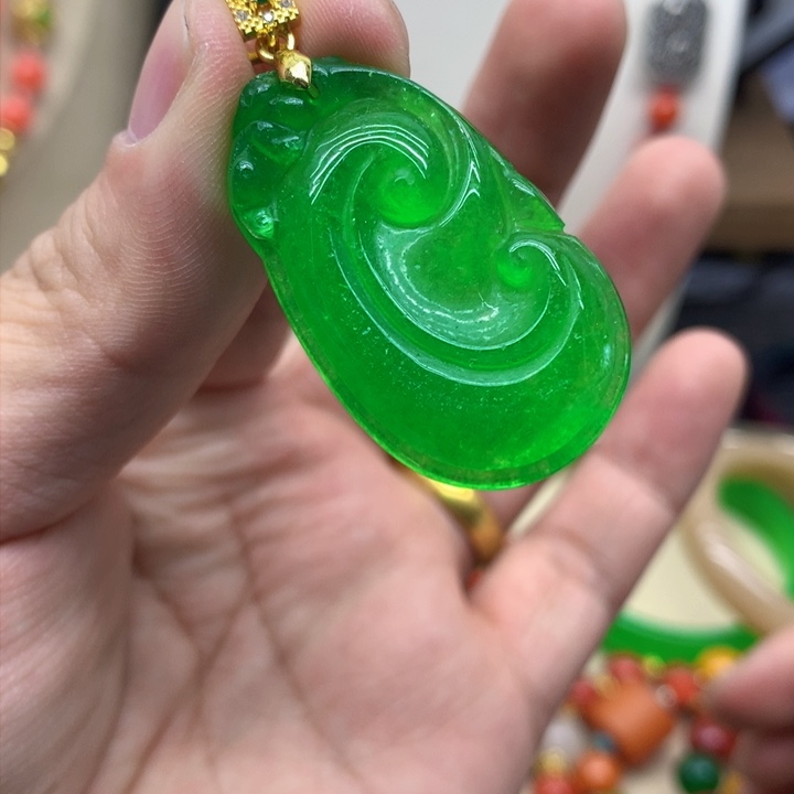 翡翠颈饰未镶嵌吊坠规格