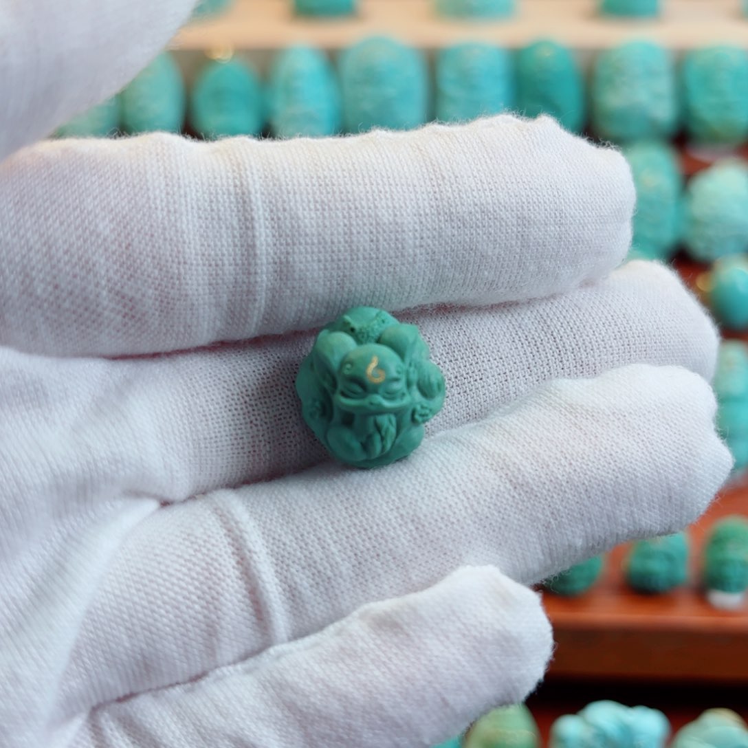 绿松石配饰未镶嵌