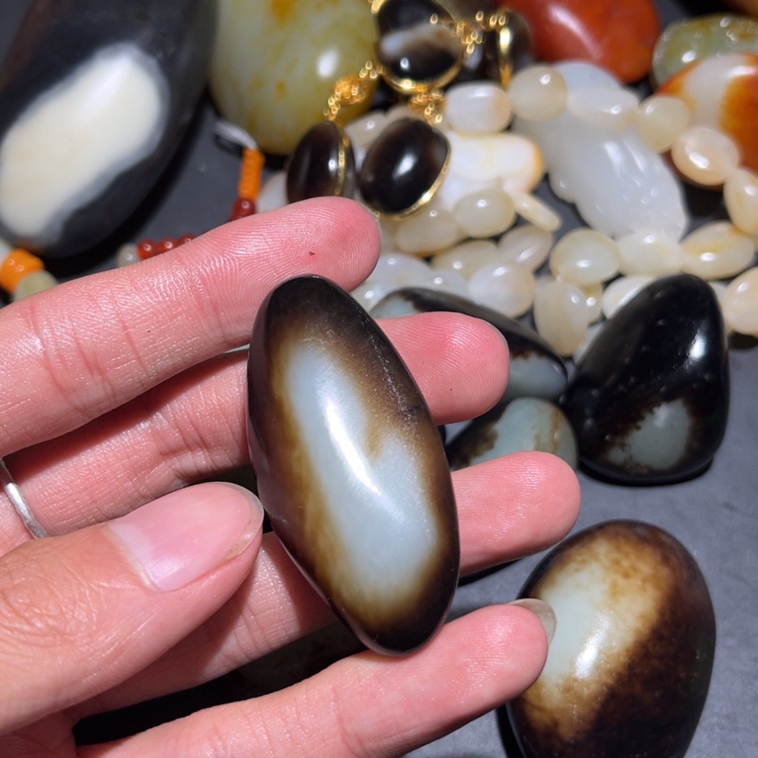 和田玉未镶嵌珠宝奇石