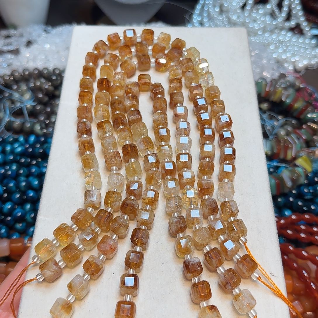 玛瑙/玉髓未镶嵌珠宝半成品天然黄塔晶暴力黄方糖10mm一条