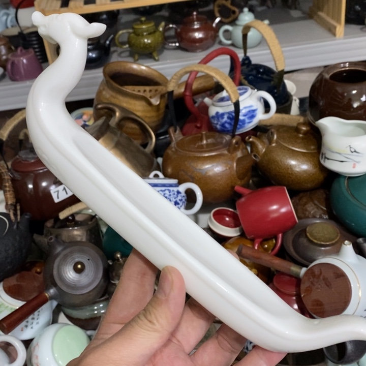 陶瓷艺术品及陶瓷壶