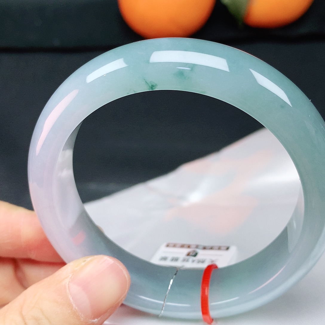 翡翠手镯未镶嵌58轮胎