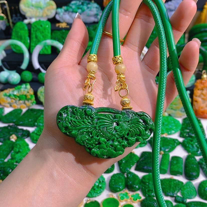 【闪购商品】翡翠颈饰未镶嵌百鸟朝凤