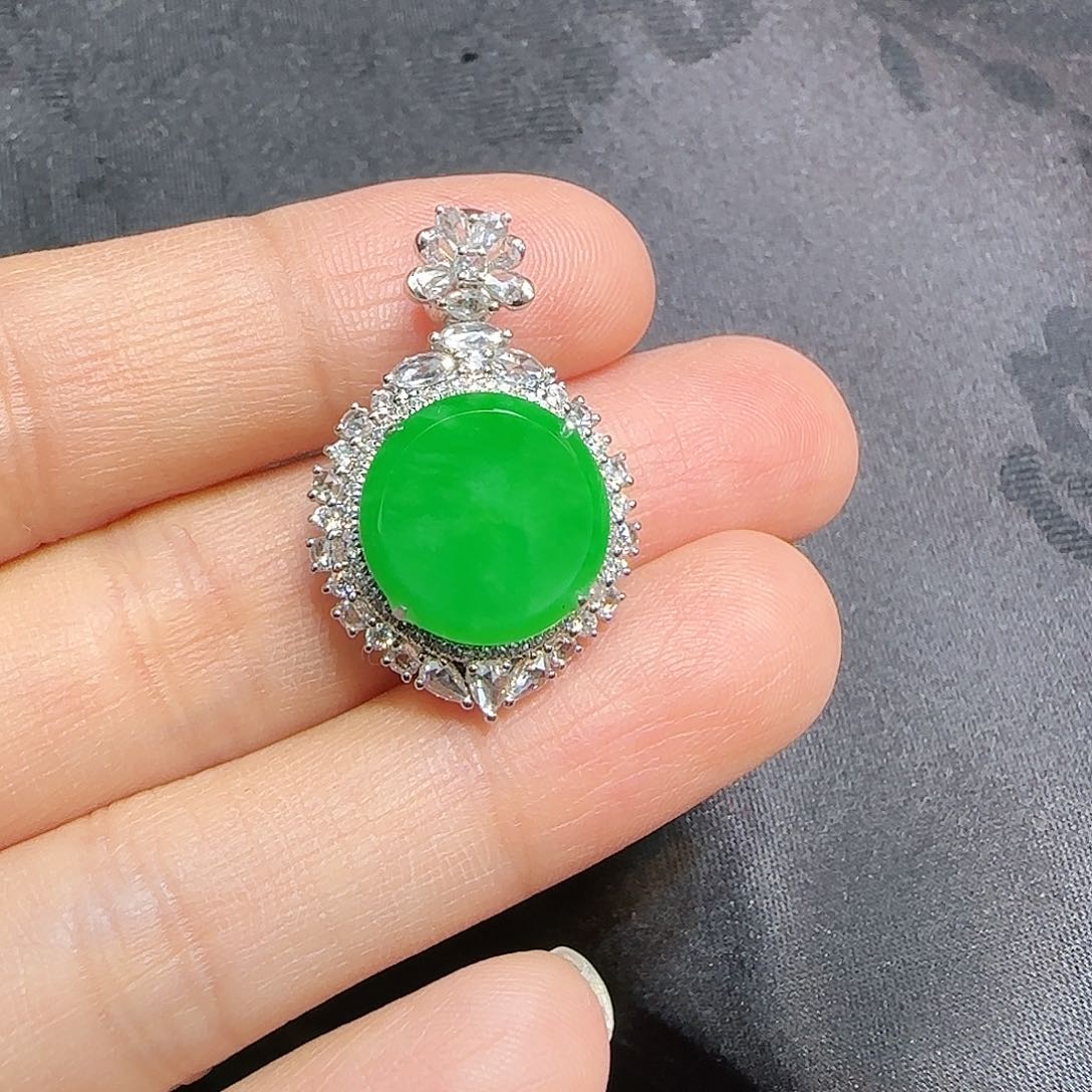 翡翠吊坠(不含链)18K金镶嵌l****y