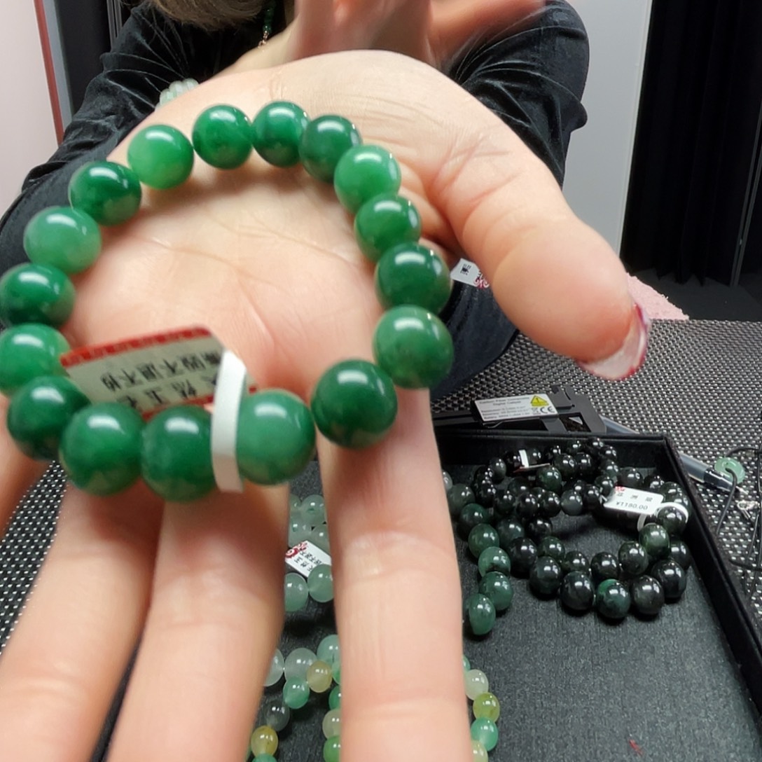 石英质玉（非洲翠）未镶嵌手链