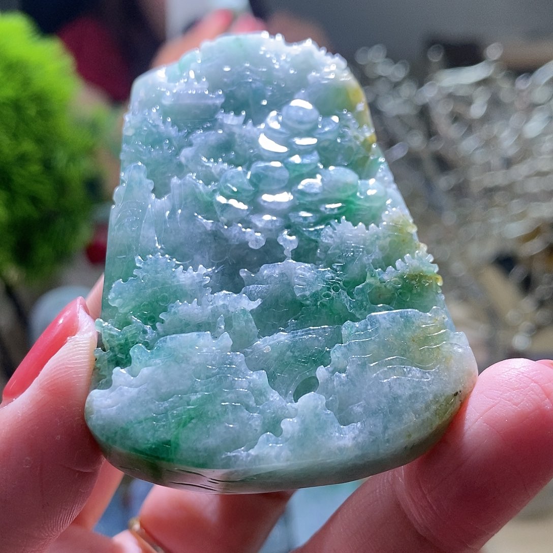 【闪购商品】翡翠未镶嵌颈饰山水