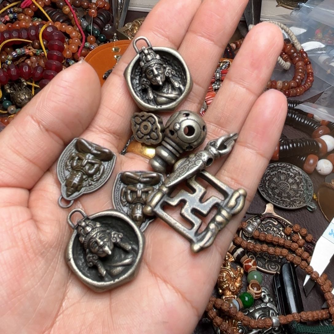 铜星月菩提吊坠项链