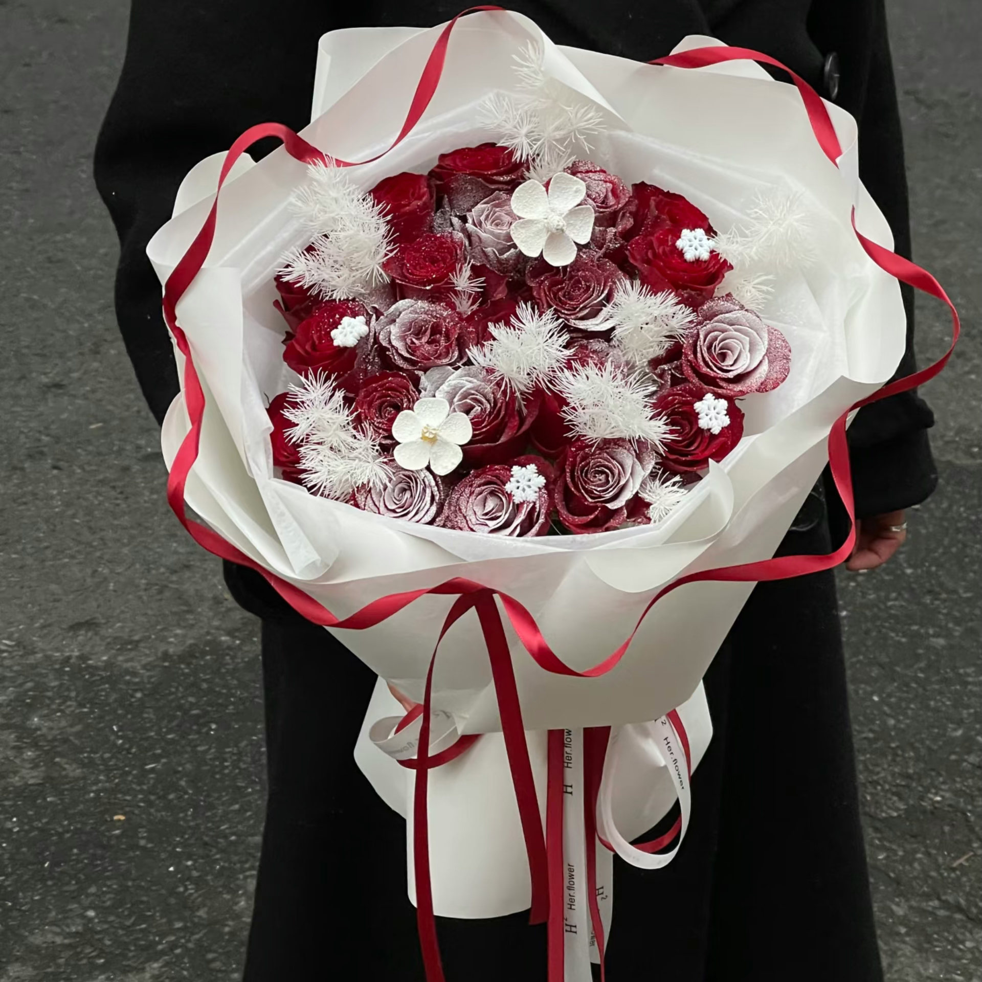 【雪落下的声音】19朵落雪红玫瑰蓬莱松芭蕾风花束送女友送妈妈送闺蜜花店送花上门