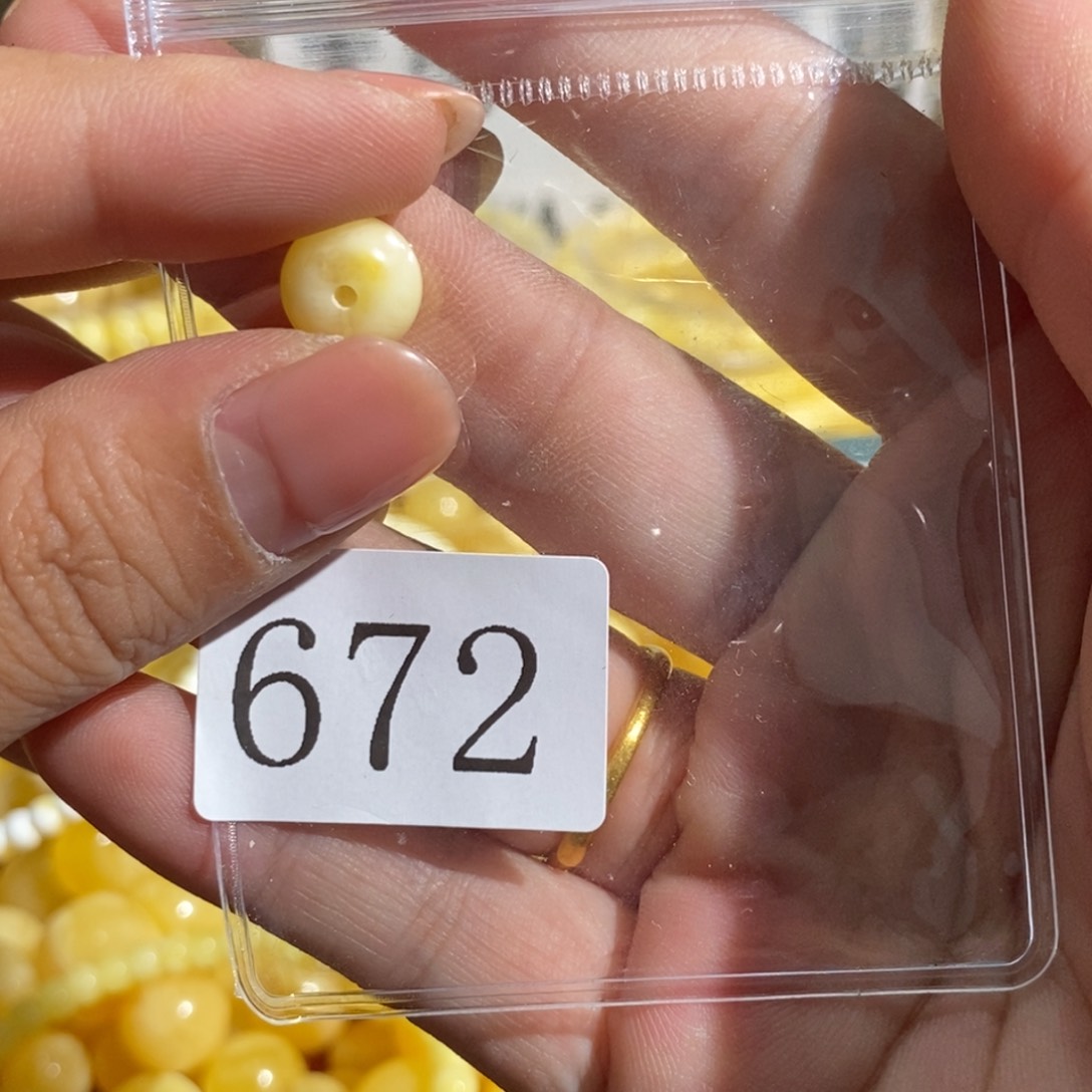 未镶嵌琥珀珠宝奇石672微
