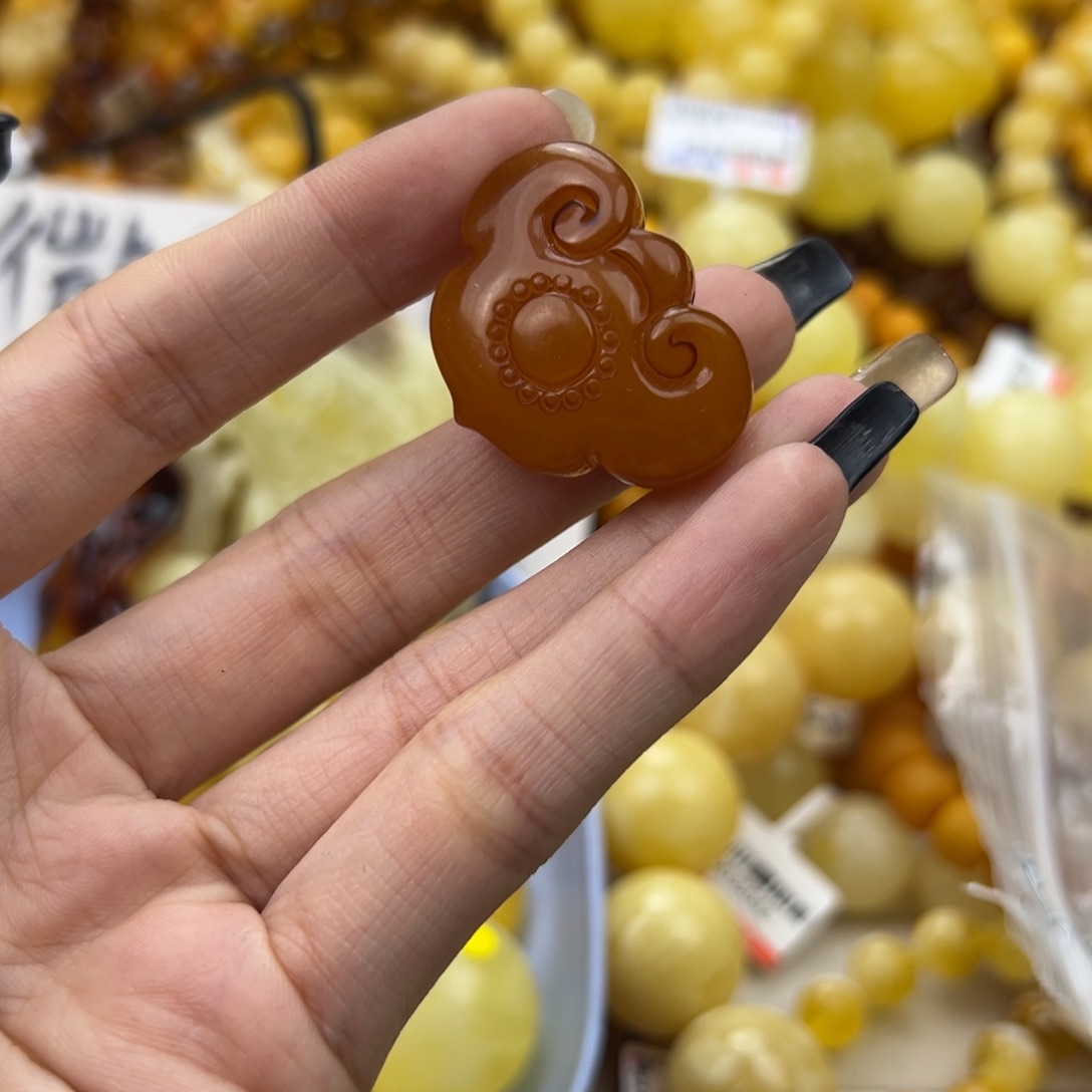 琥珀珠宝奇石未镶嵌