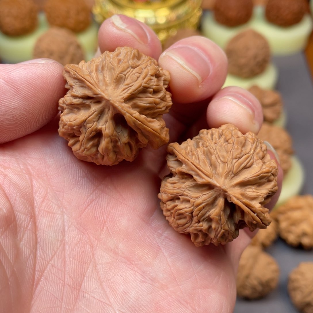 核桃把件33:苹果圆手捻