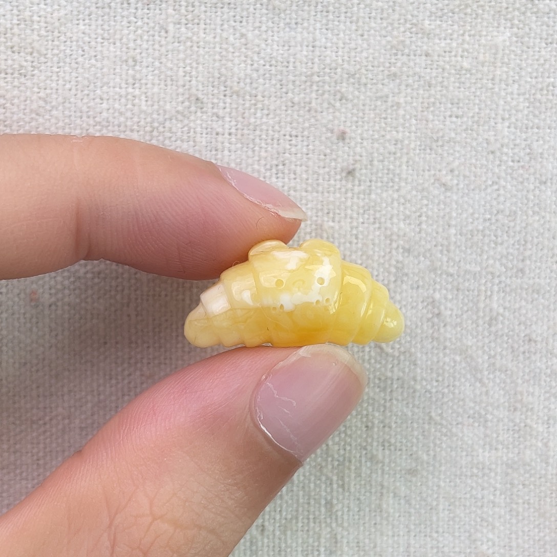 琥珀未镶嵌珠宝奇石牛角包