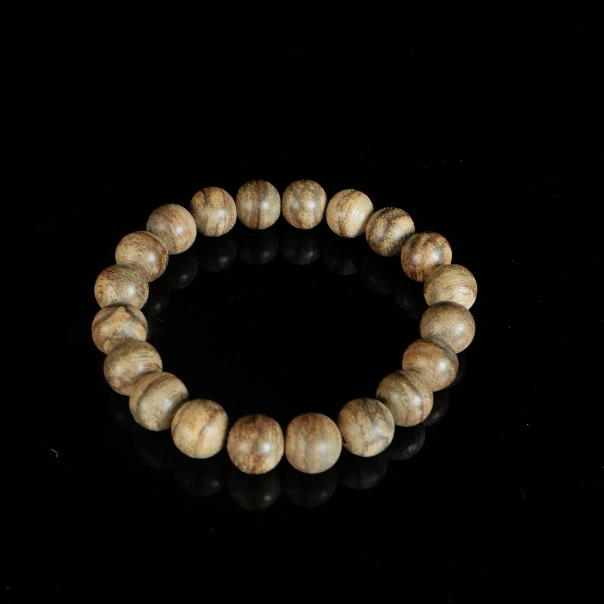 DY-B2559 泰国登流眉虎斑纹金丝老料沉香手串 1.0cm 6.95g