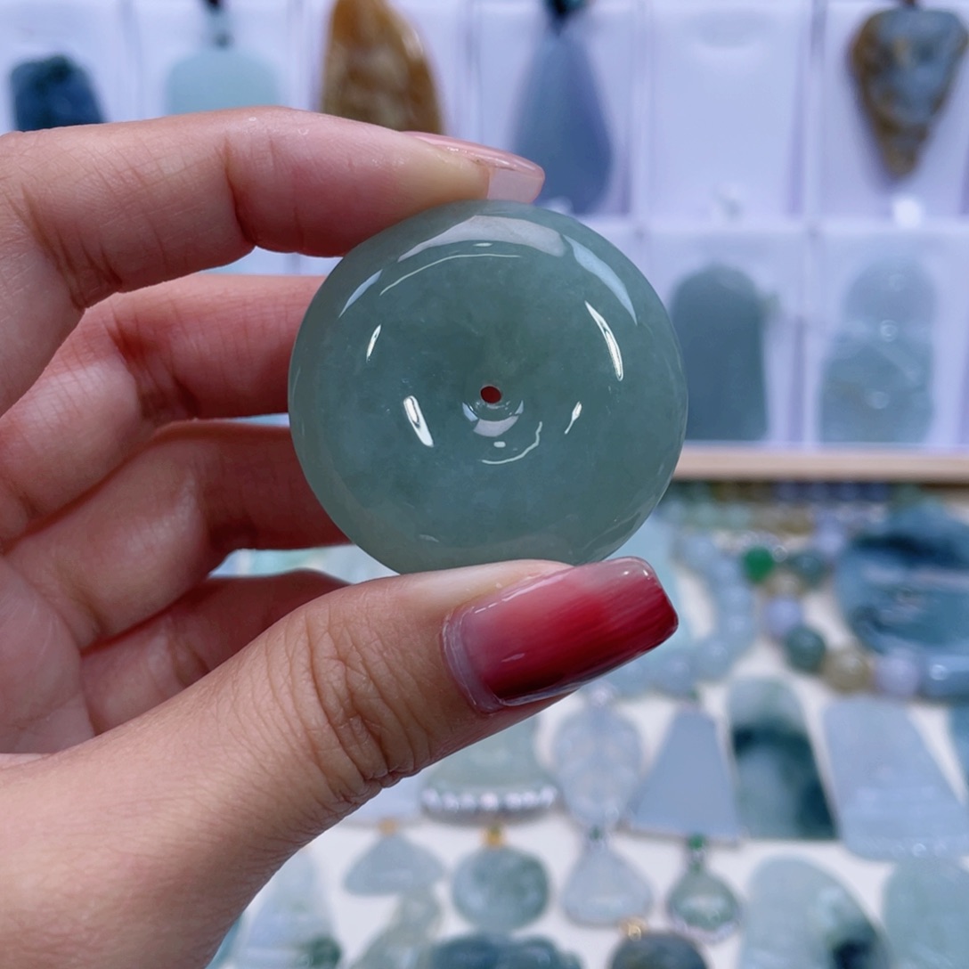 翡翠颈饰未镶嵌自****g