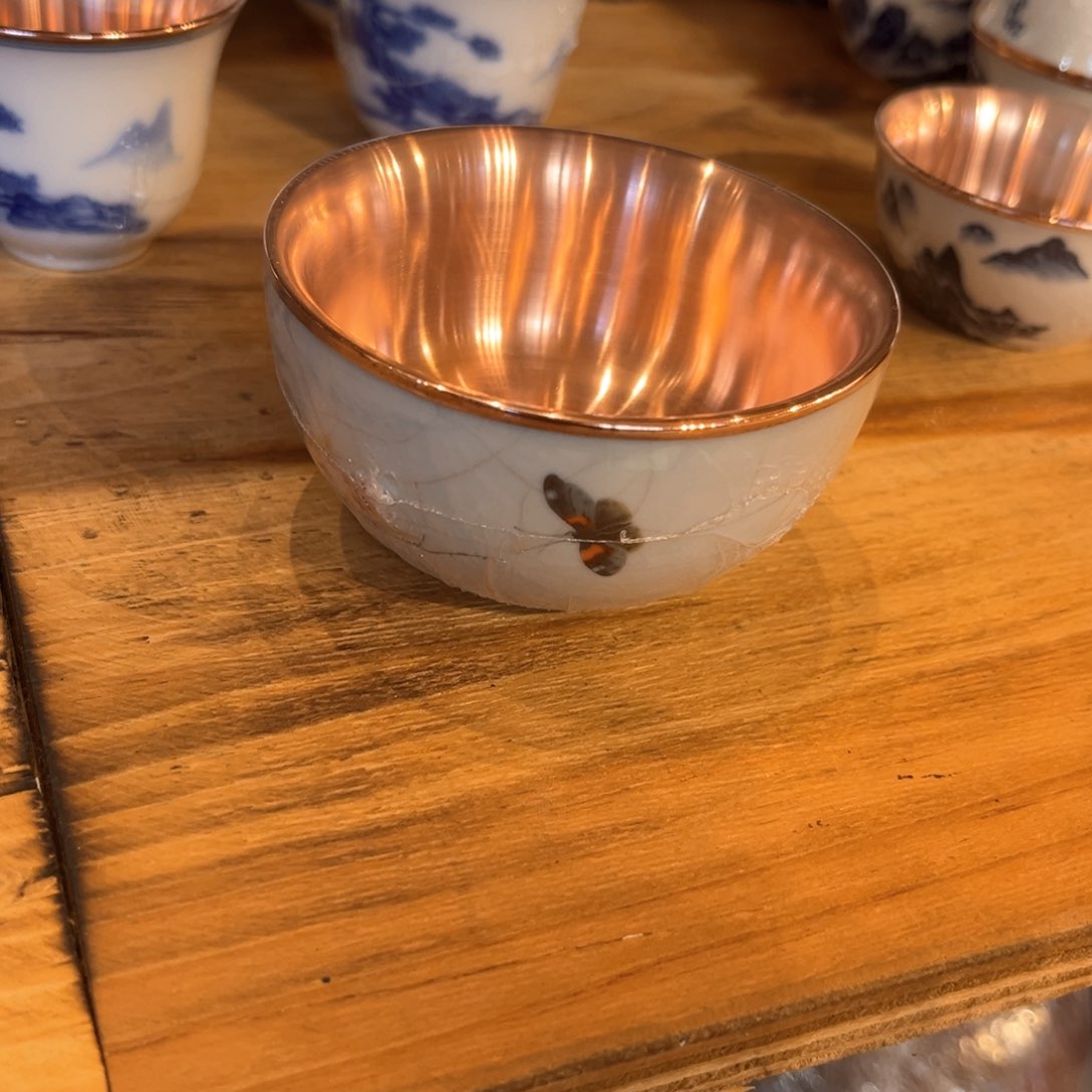 大瓷包铜杯子手工锻打工艺