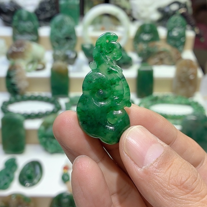 独山玉未镶嵌颈饰精品如意