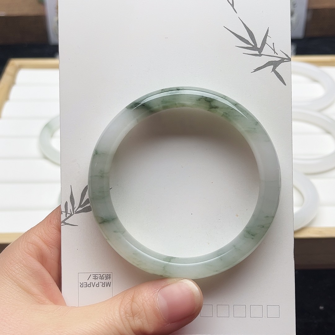 未镶嵌手镯石英质玉10