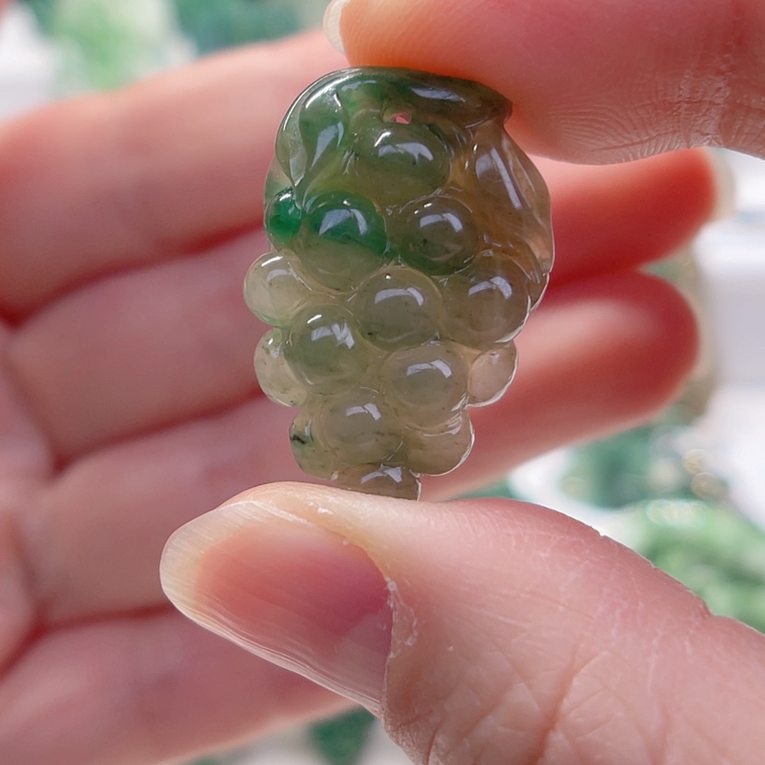 独山玉颈饰未镶嵌