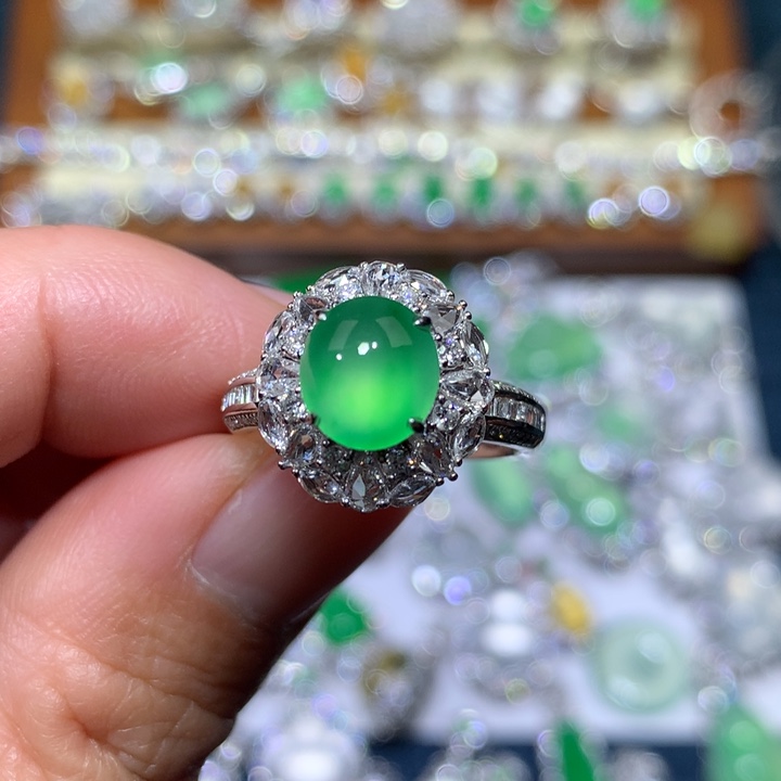 翡翠戒指18K金镶嵌木那绿戒指