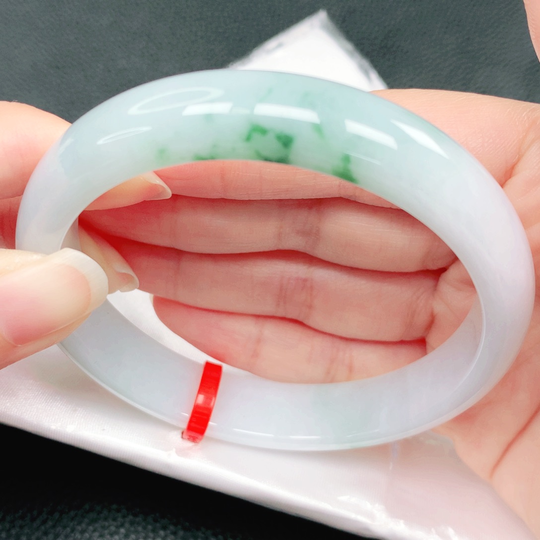 翡翠未镶嵌手镯63圈