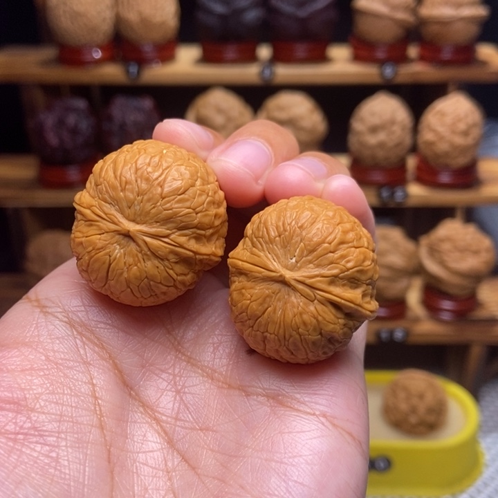 文玩核桃吊坠金豆13