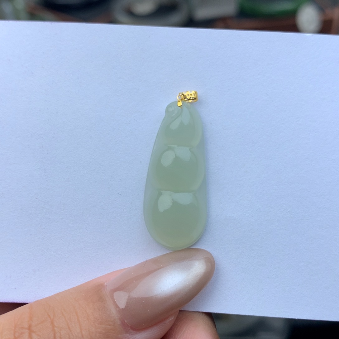 颈饰18K金镶嵌和田玉