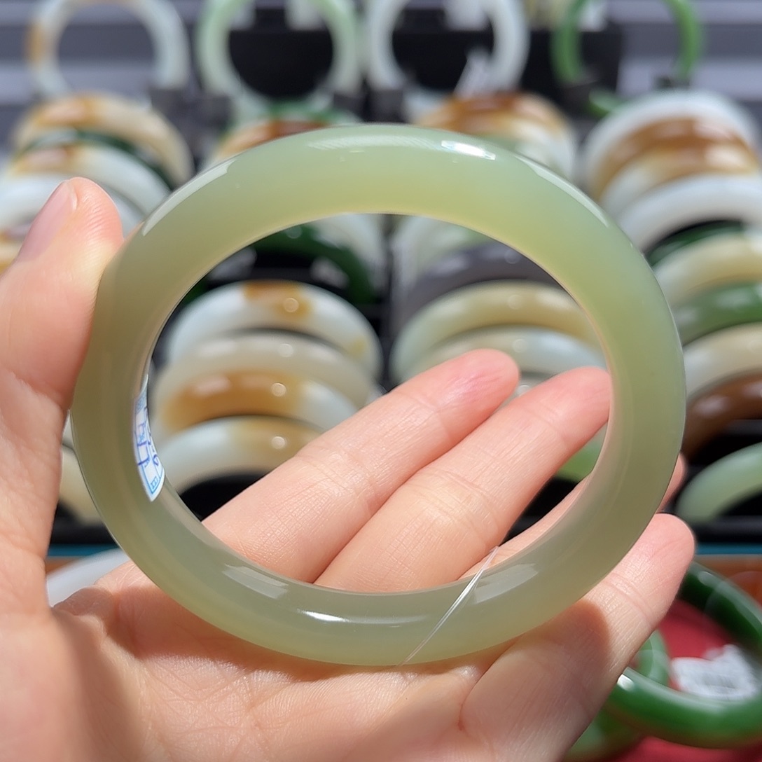 和田玉手镯未镶嵌58.5