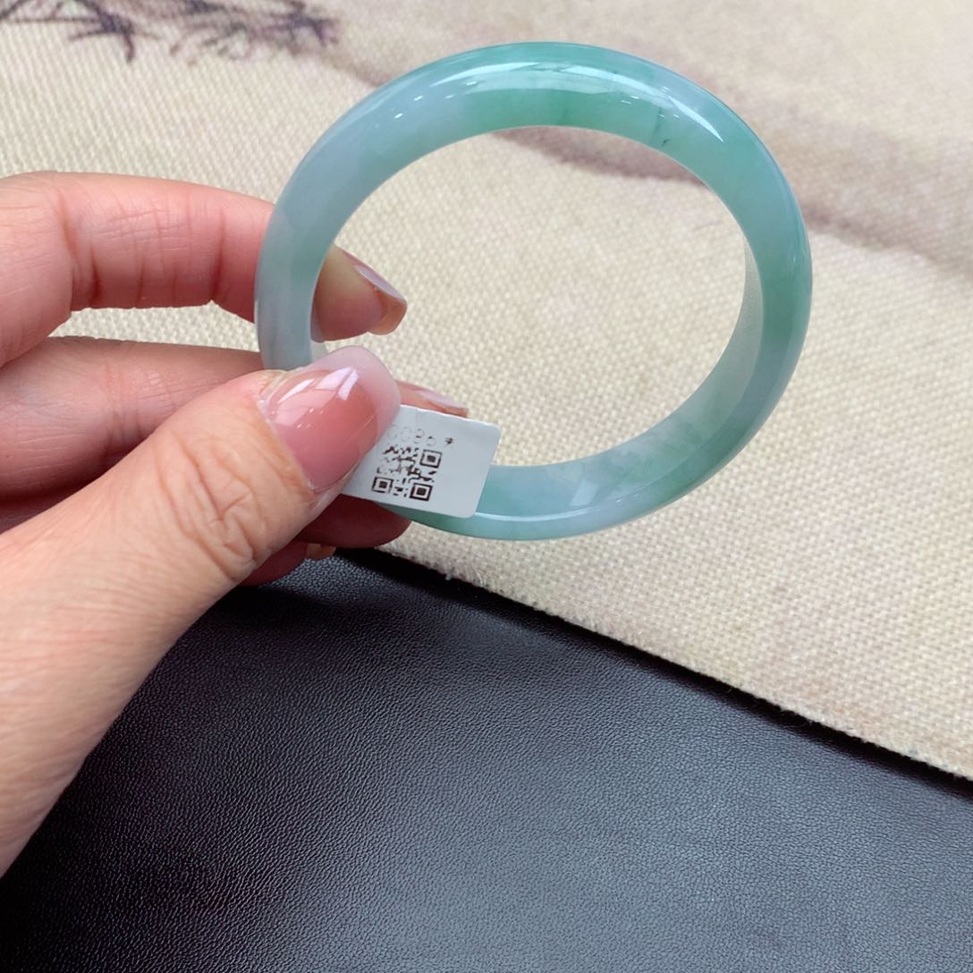 翡翠手镯未镶嵌缅甸翡翠手镯