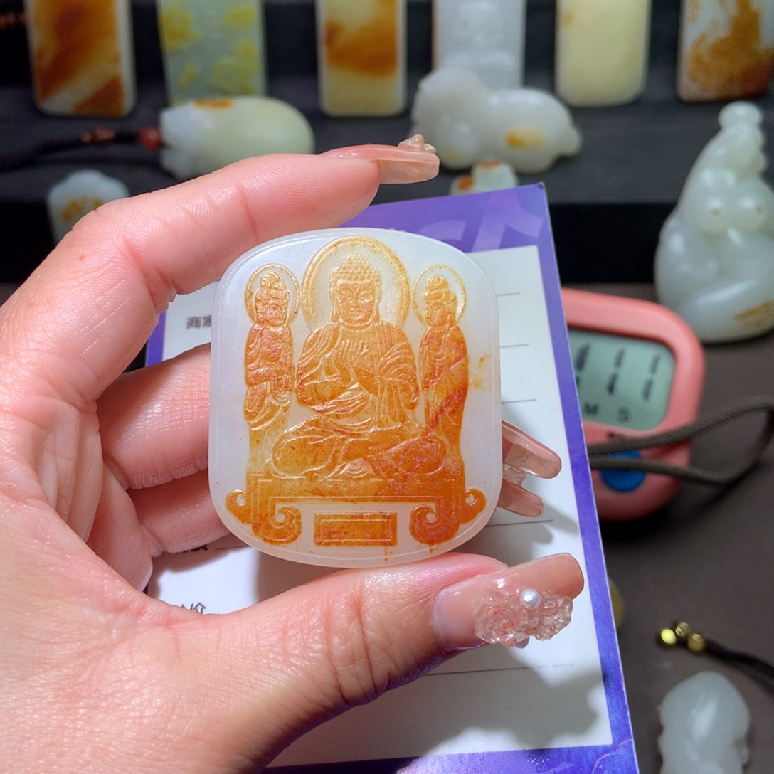 和田玉挂件未镶嵌肚***了